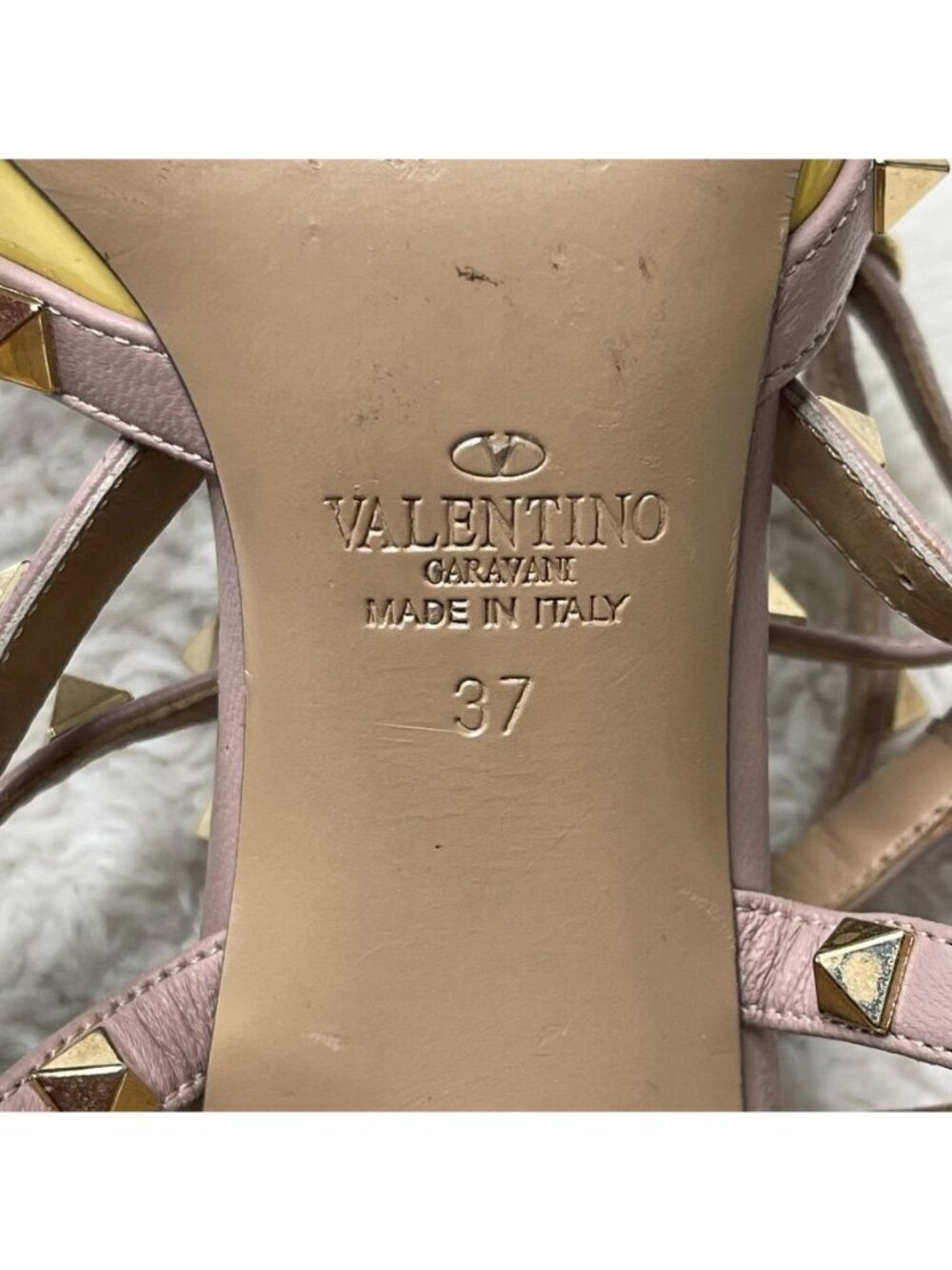 Valentino Garavani Rockstud Caged Pumps Yellow Patent Leather Size 37 Heel 2.5 I - Picture 14 of 14